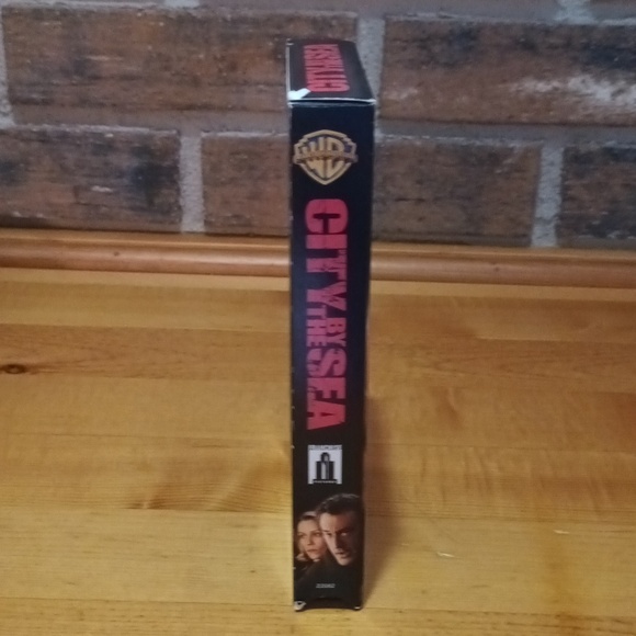 6/$15 City by the sea vhs tape - Picture 2 of 7